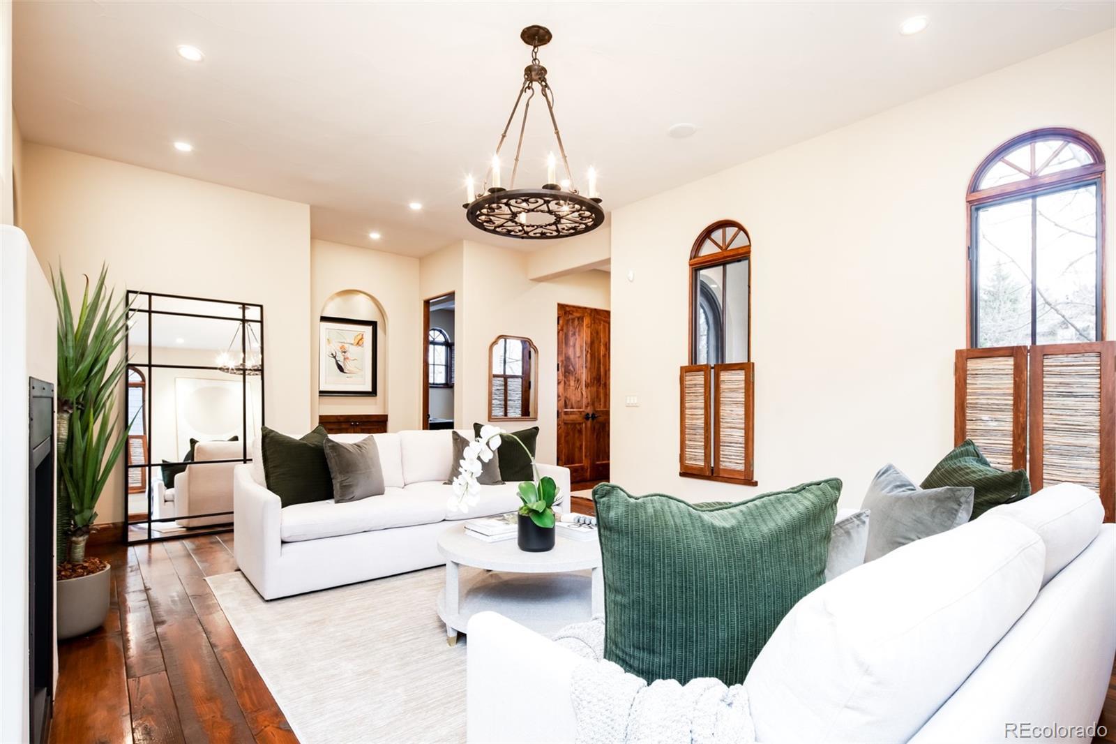 Photo of Listing #1809755