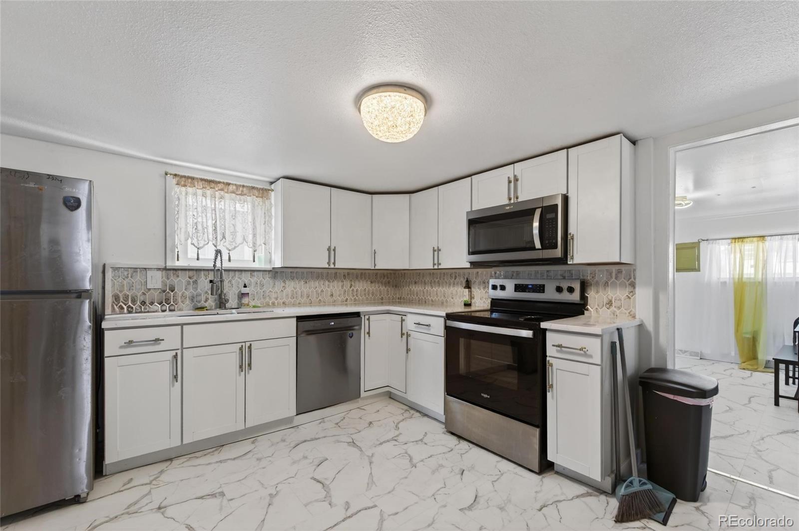 Photo of Listing #1815534