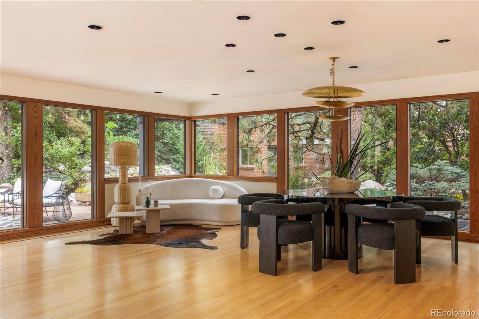 Photo of Listing #1825103