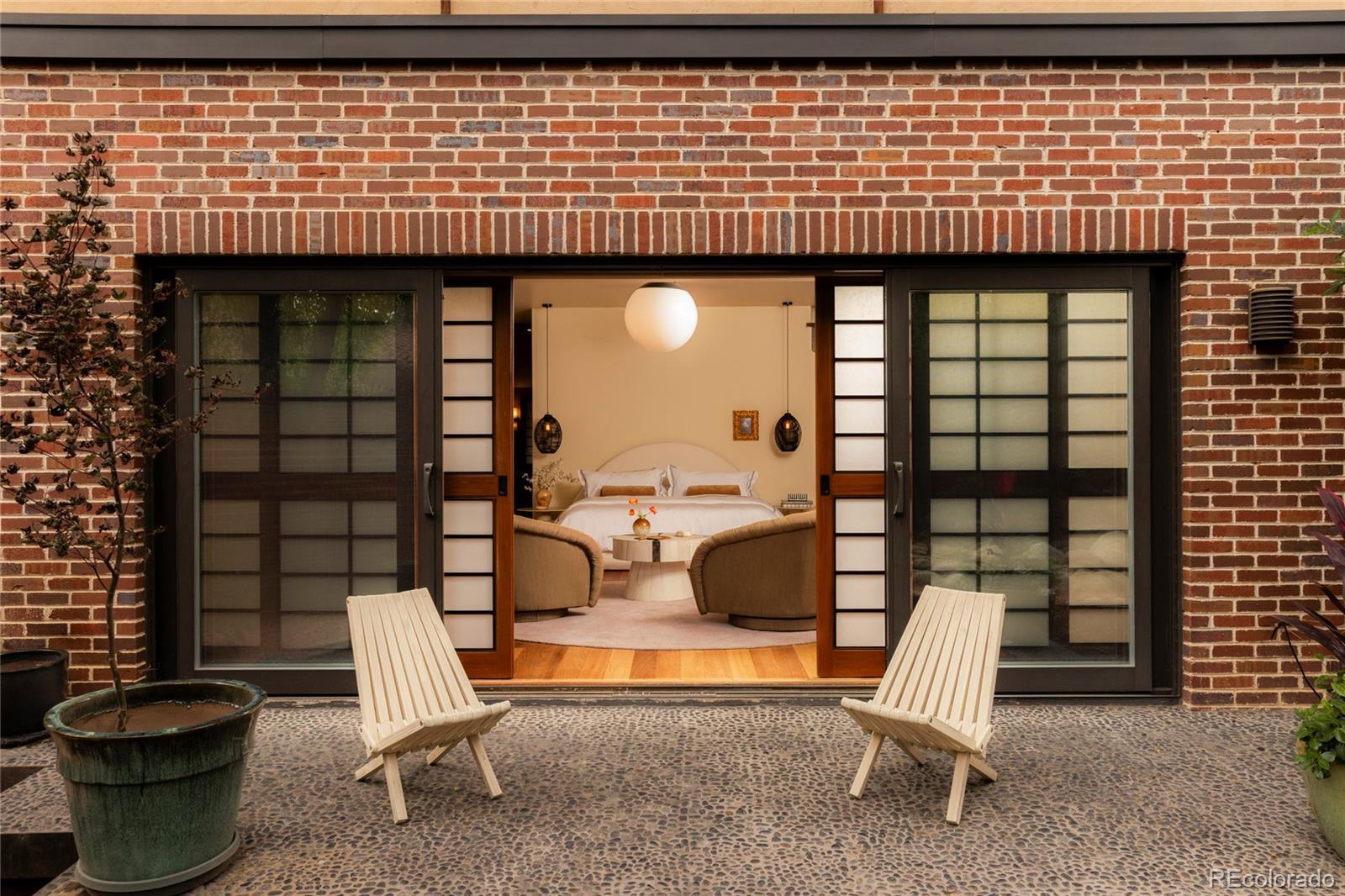 Photo of Listing #1825103