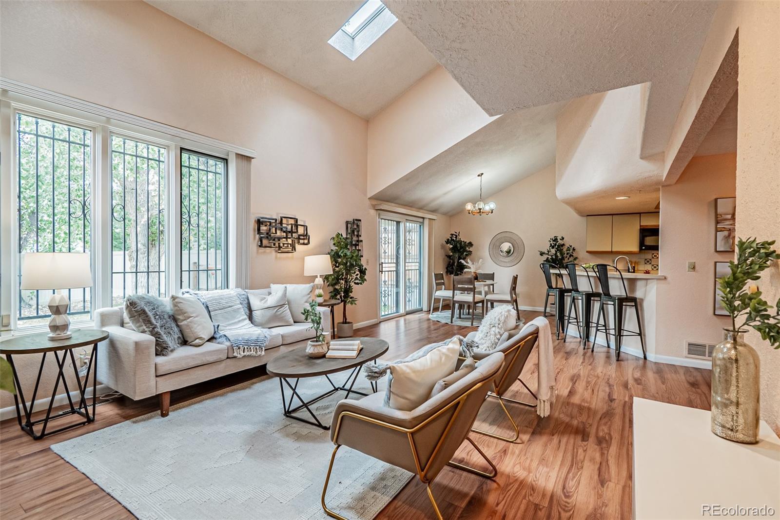 Photo of Listing #1842550