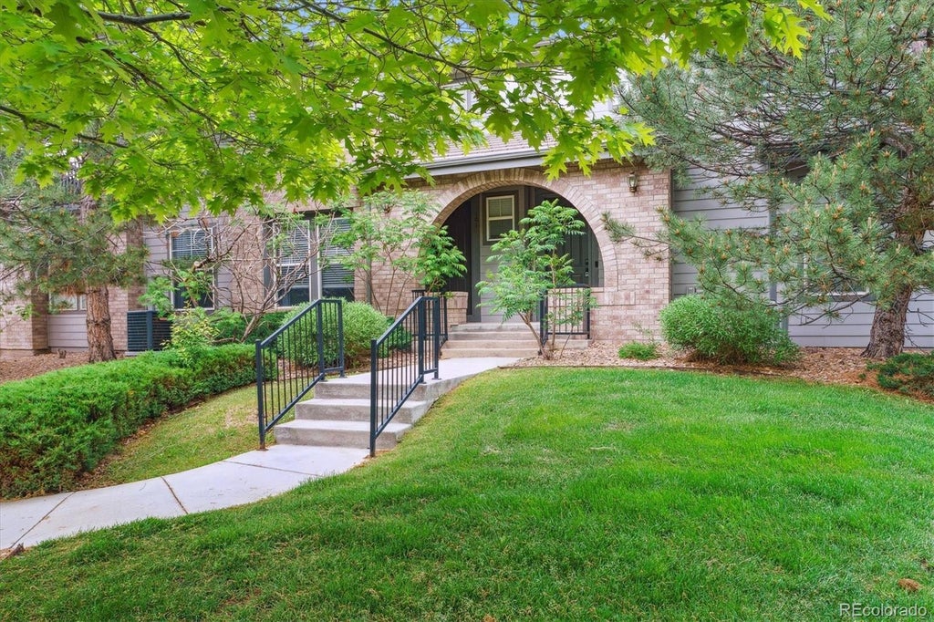 22932 E Ontario Drive 102, Aurora