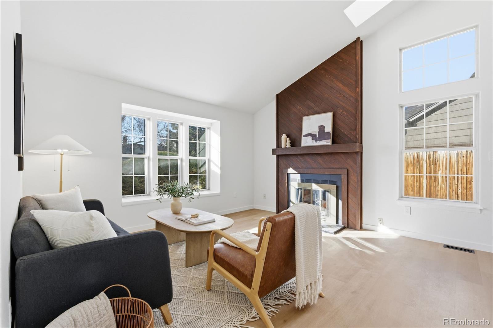 Photo of Listing #1900808