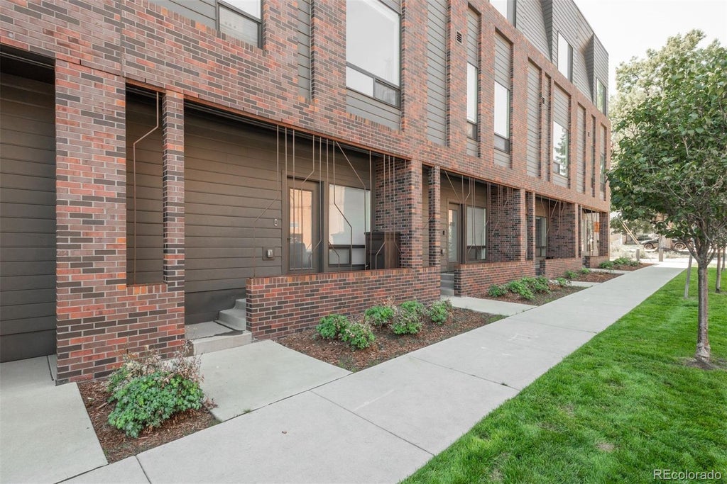 910 W 40th Avenue, Denver