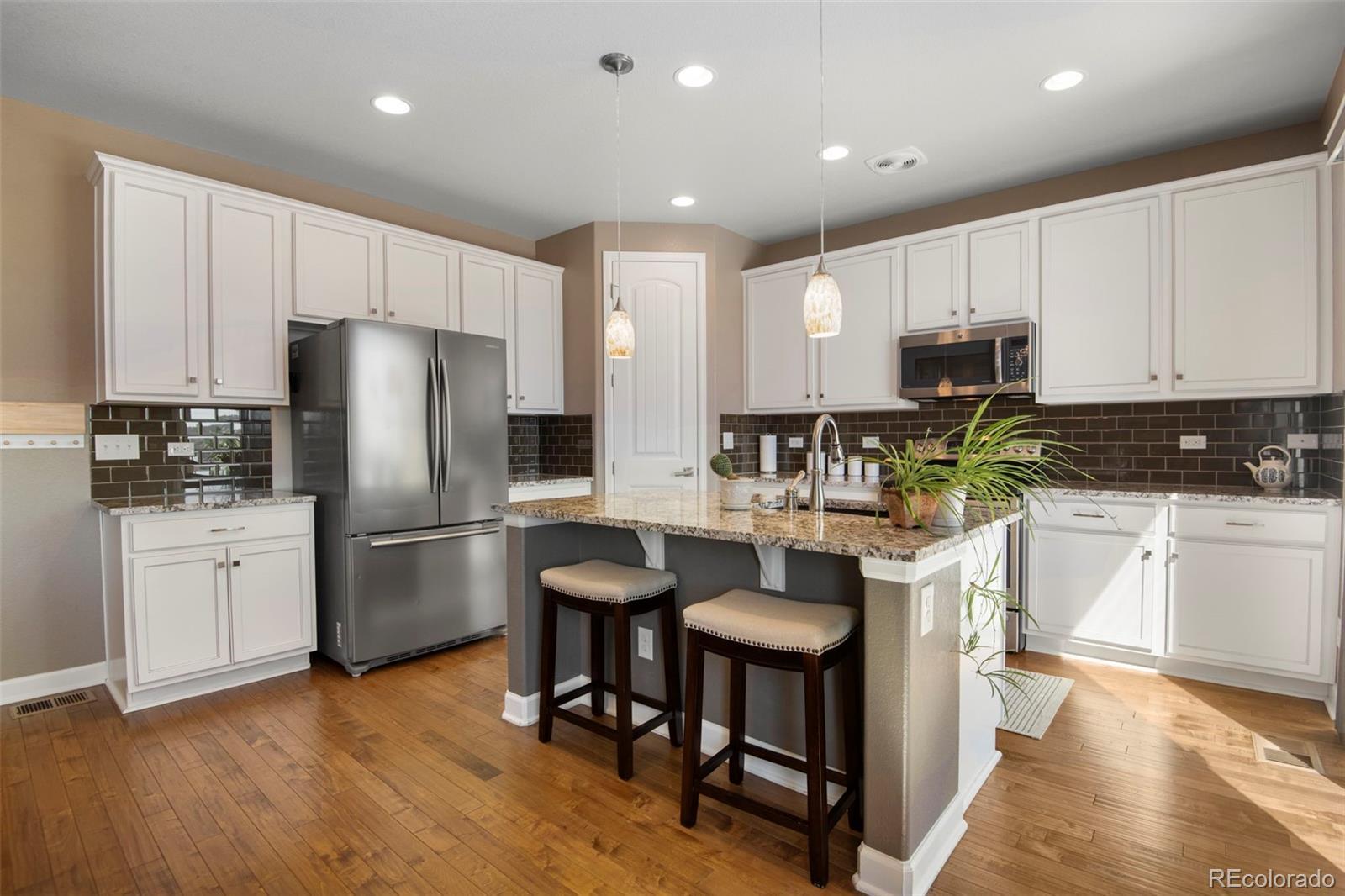 Photo of Listing #1910349