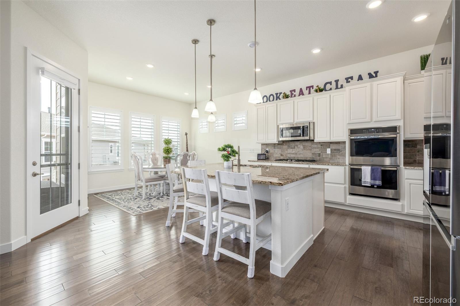 Photo of Listing #1925511