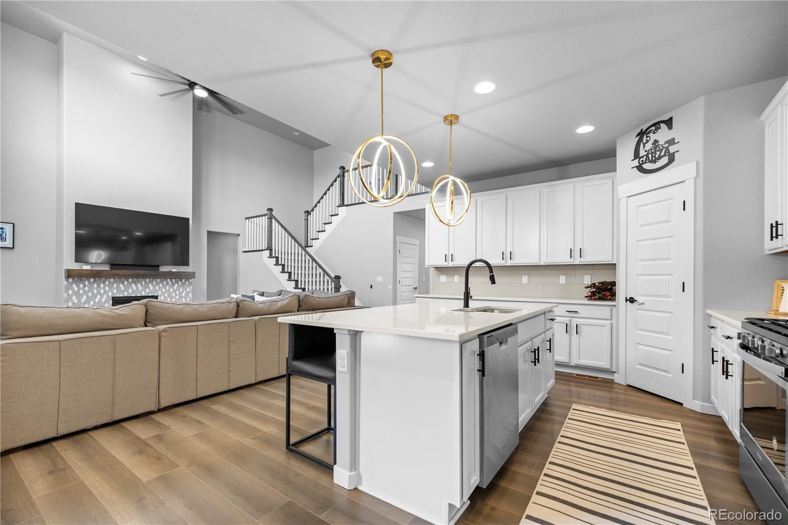 Photo of Listing #1930586