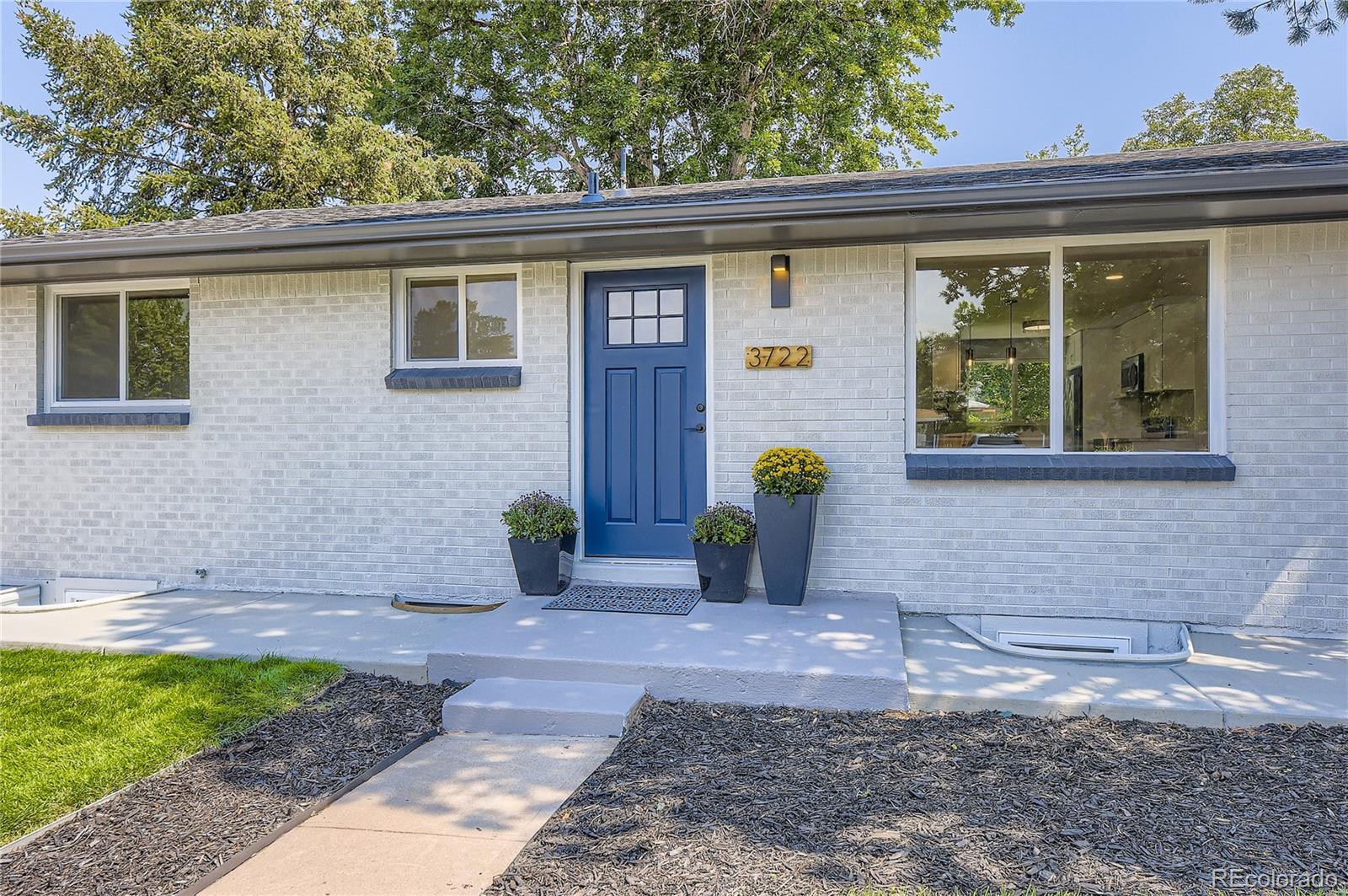 Photo of Listing #1948396