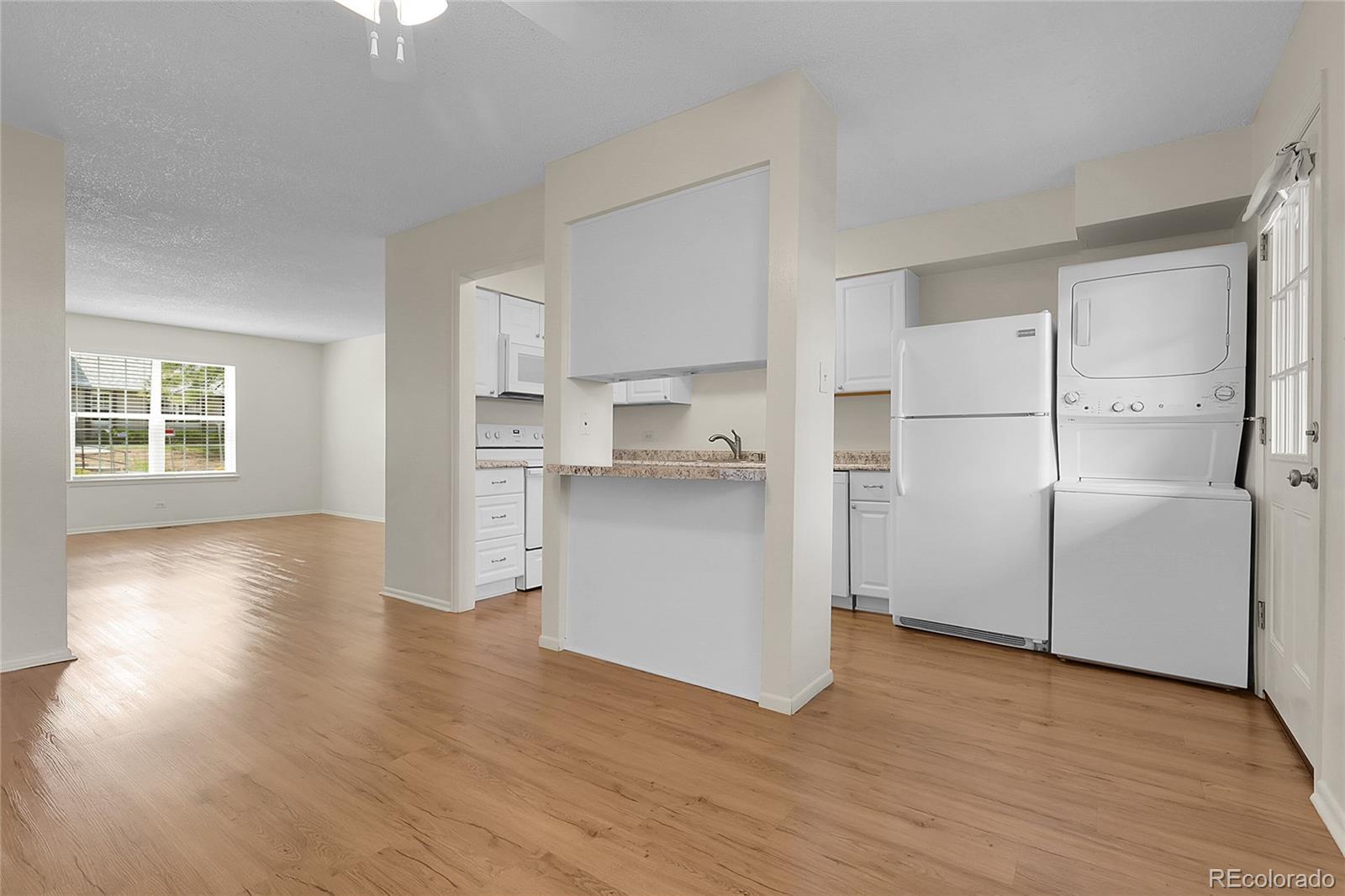 Photo of Listing #2014563