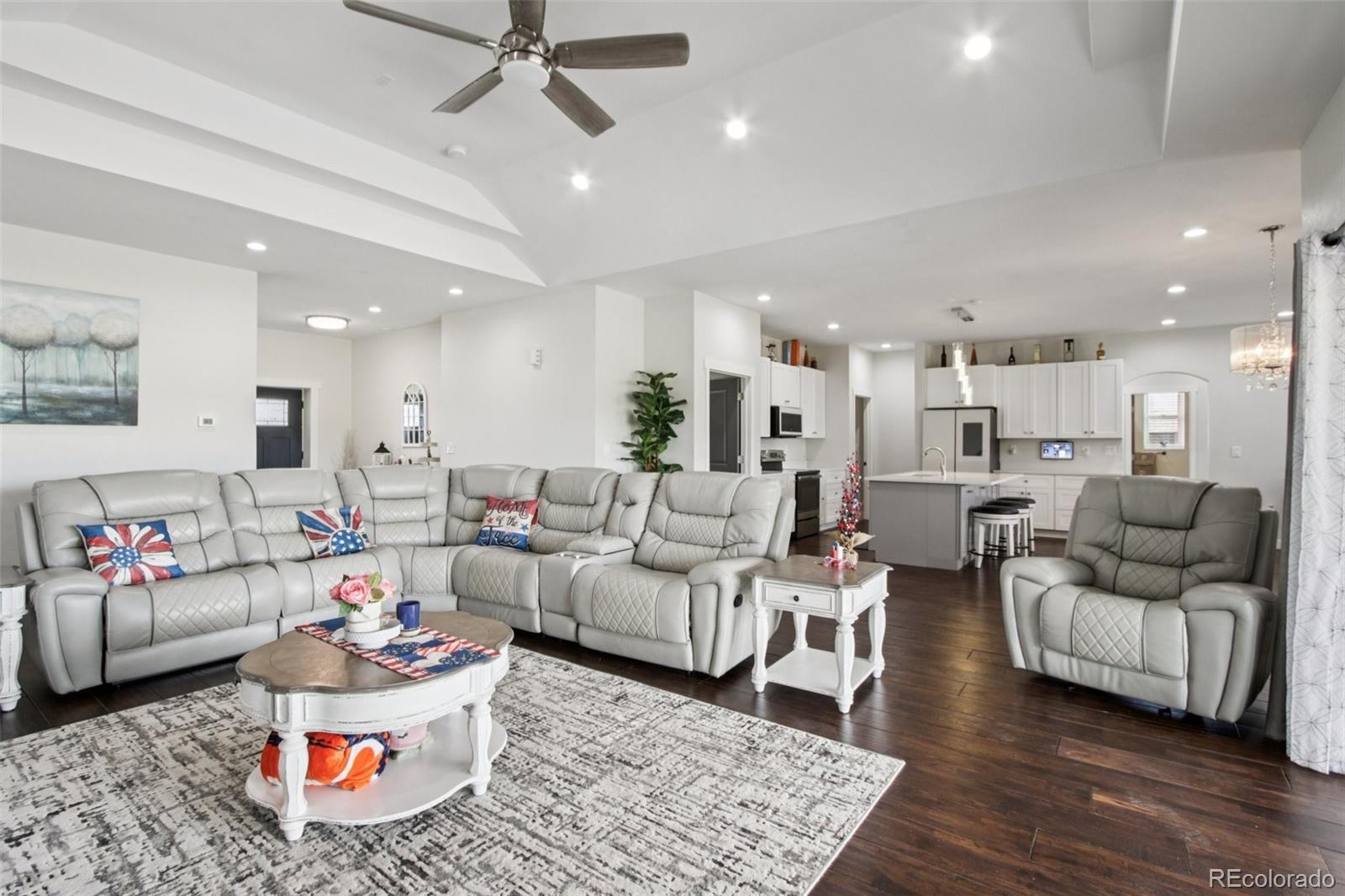 Photo of Listing #2033300