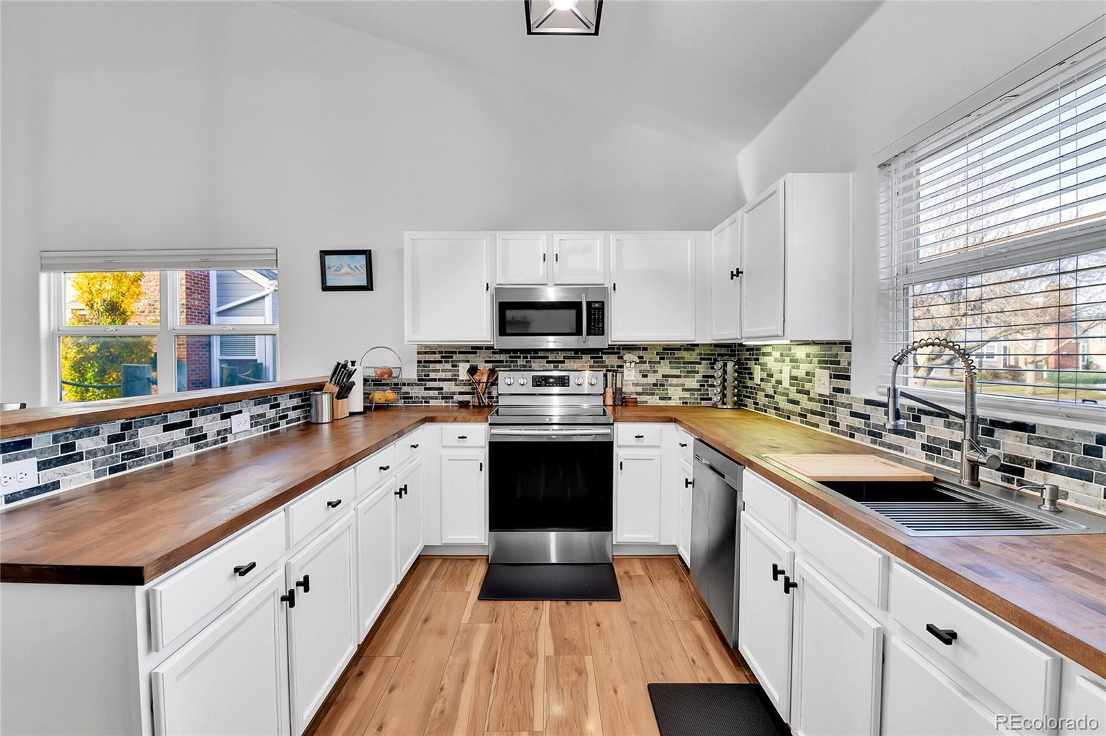 Photo of Listing #2038783