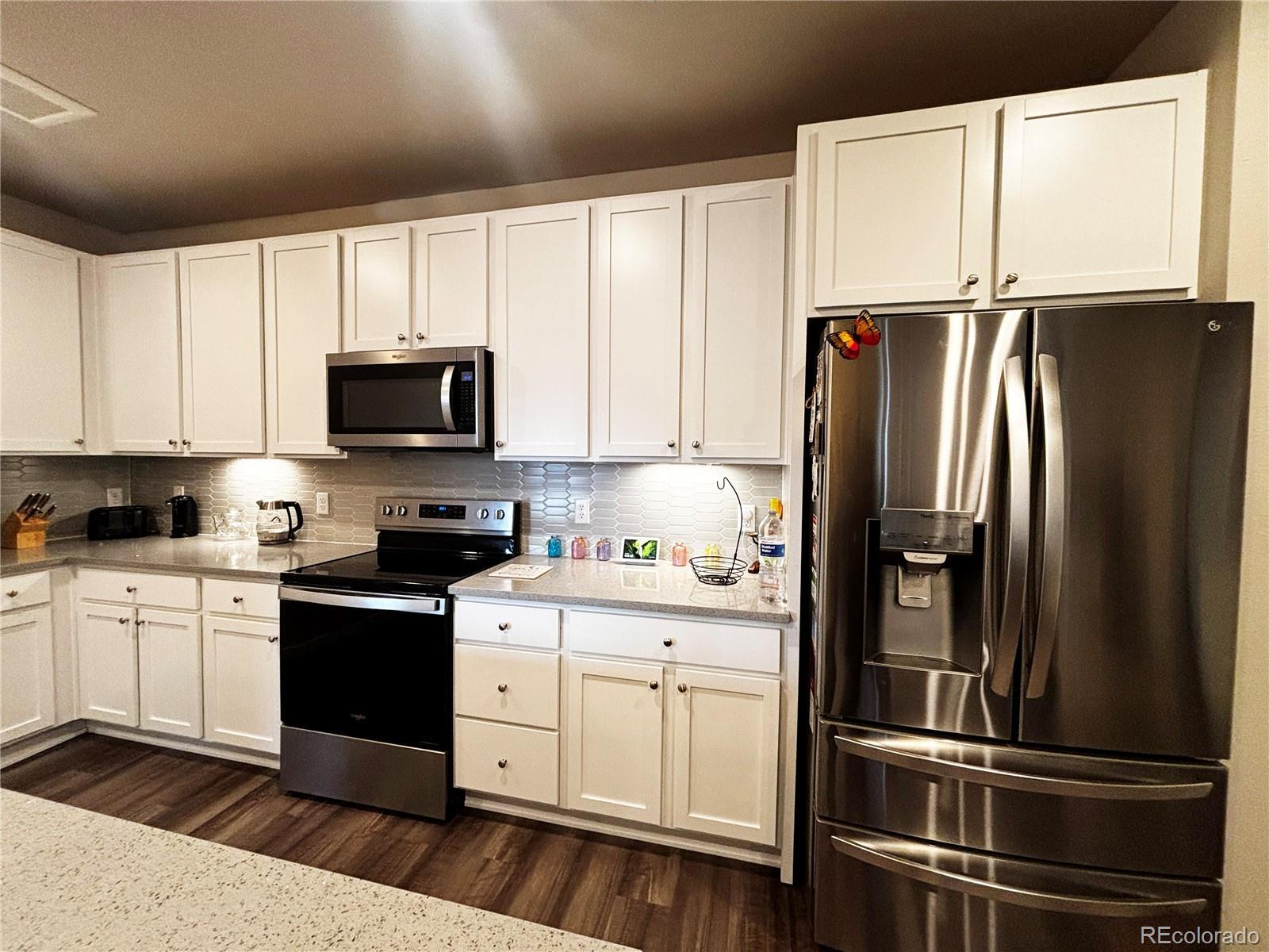 Photo of Listing #2074703