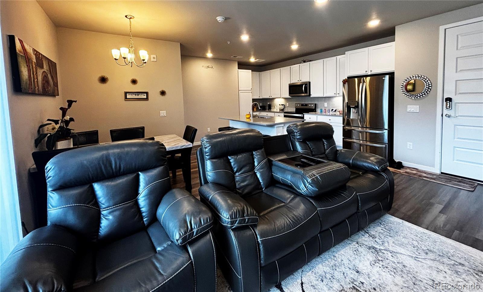 Photo of Listing #2074703