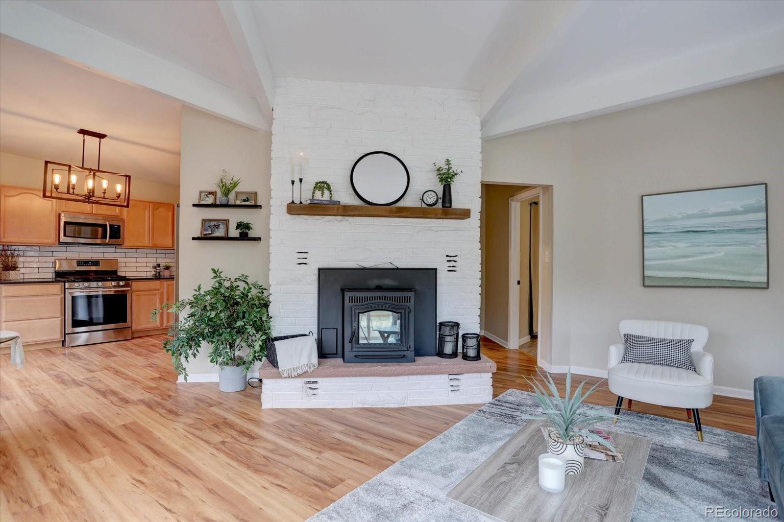 Photo of Listing #2085445