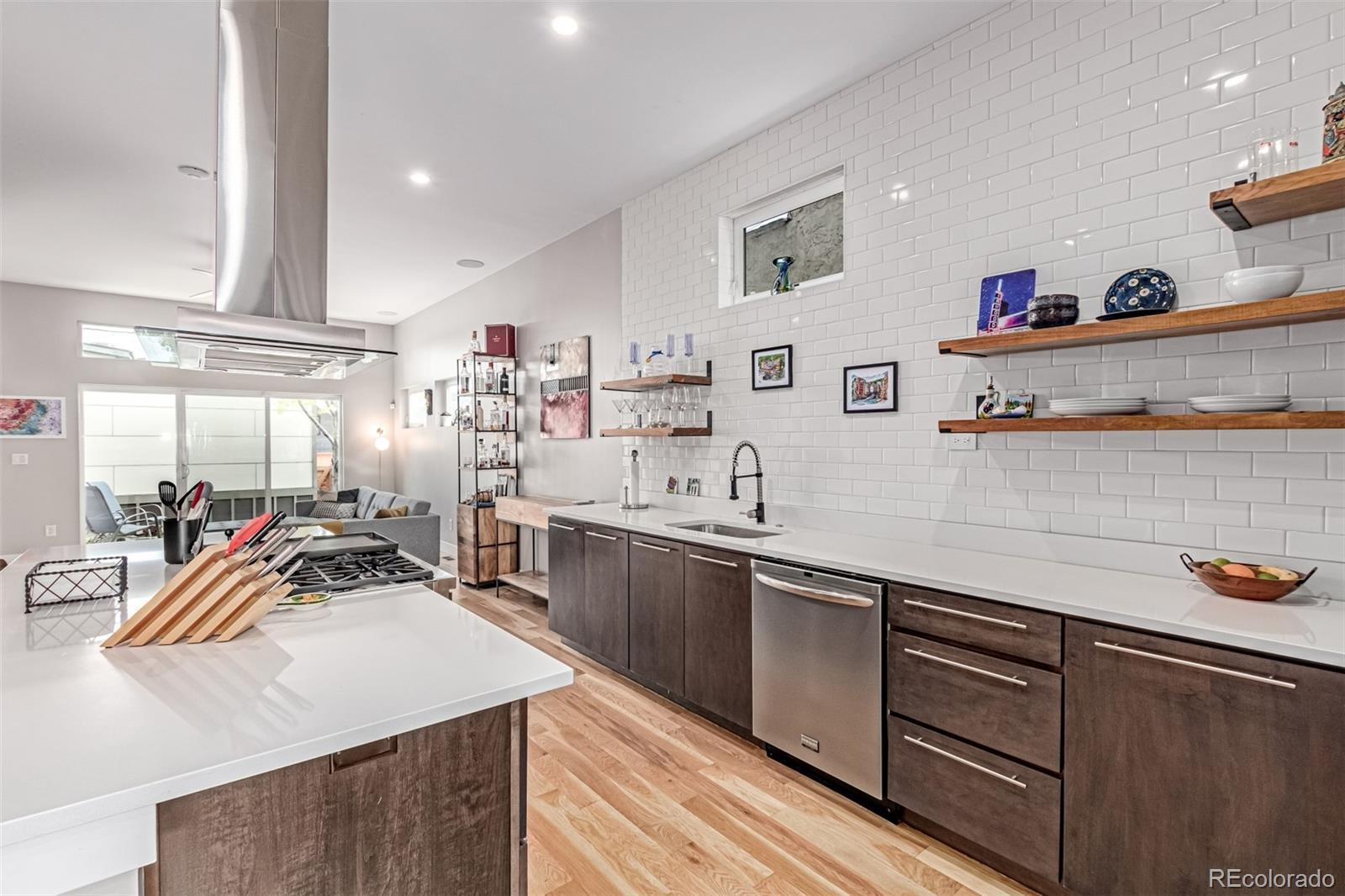 Photo of Listing #2098412