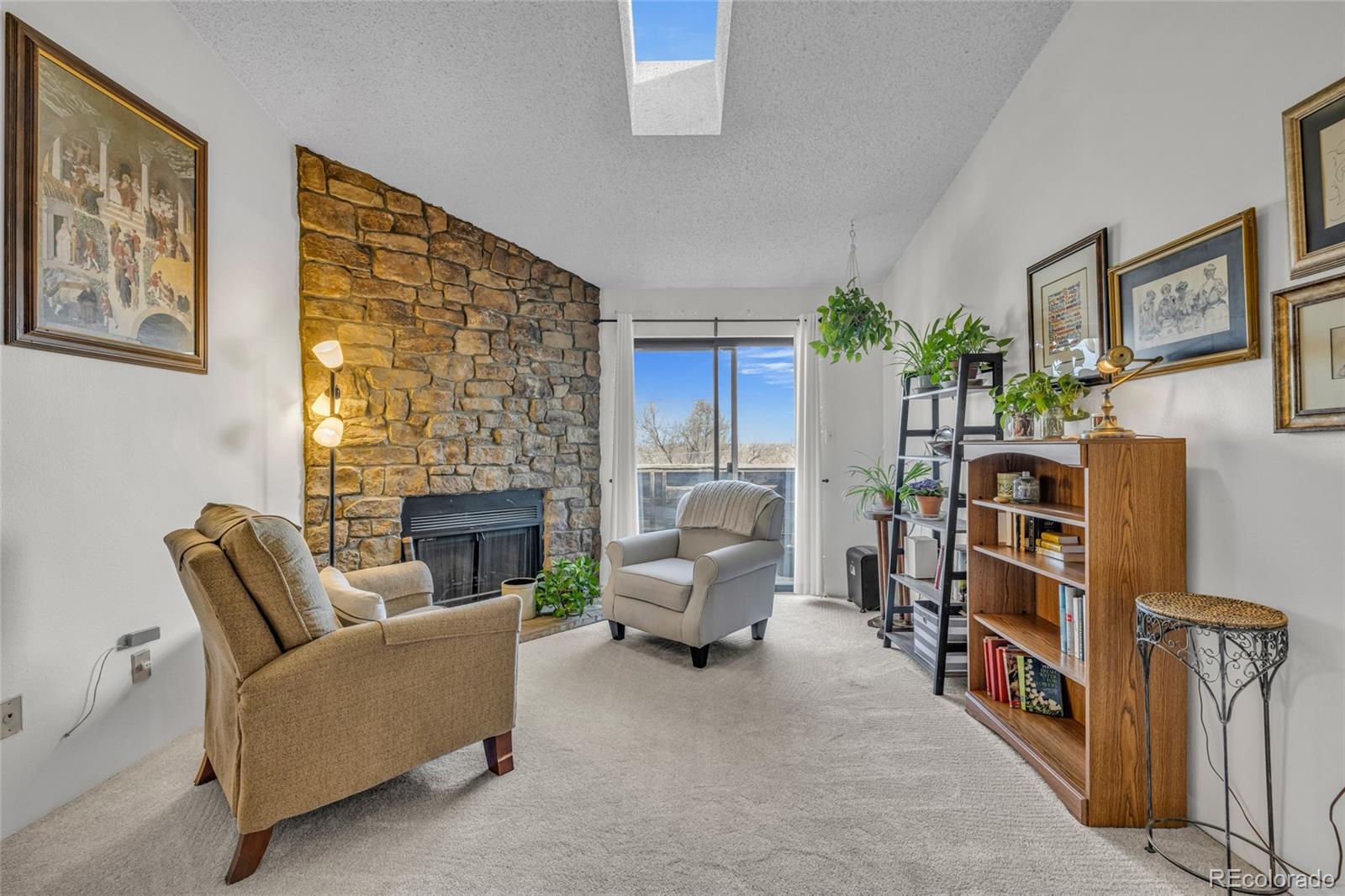 Photo of Listing #2105129