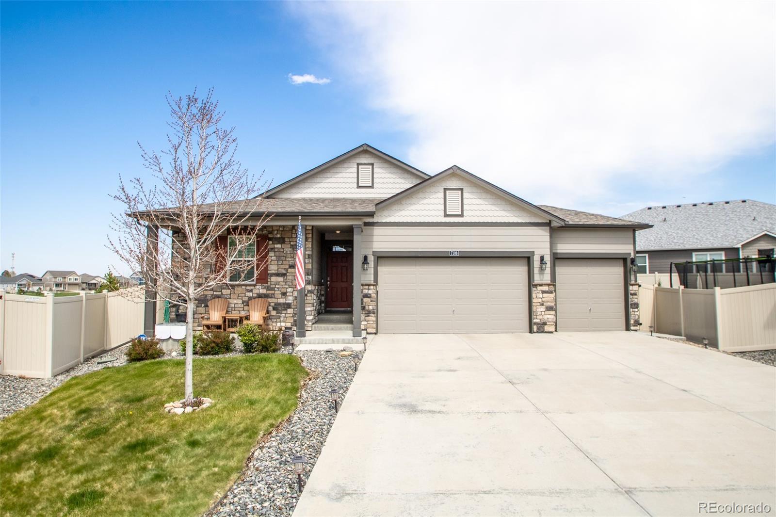 Photo of Listing #2140941