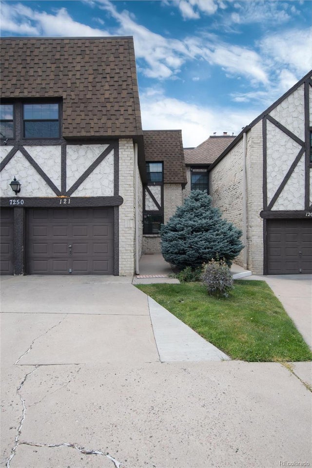 7250 Eastmoor Drive 121, Denver