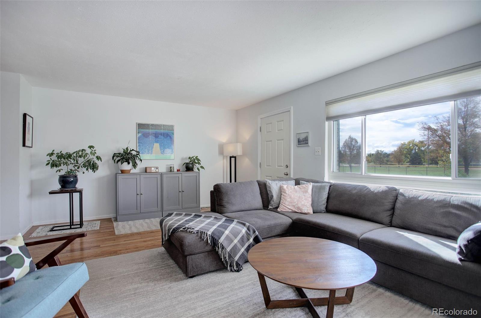 Photo of Listing #2197365