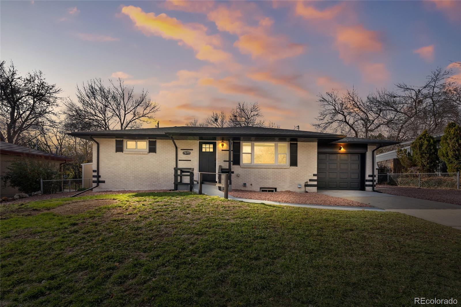 Photo of Listing #2279043