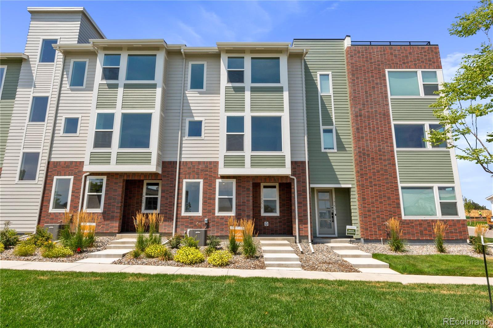 Photo of Listing #2296375