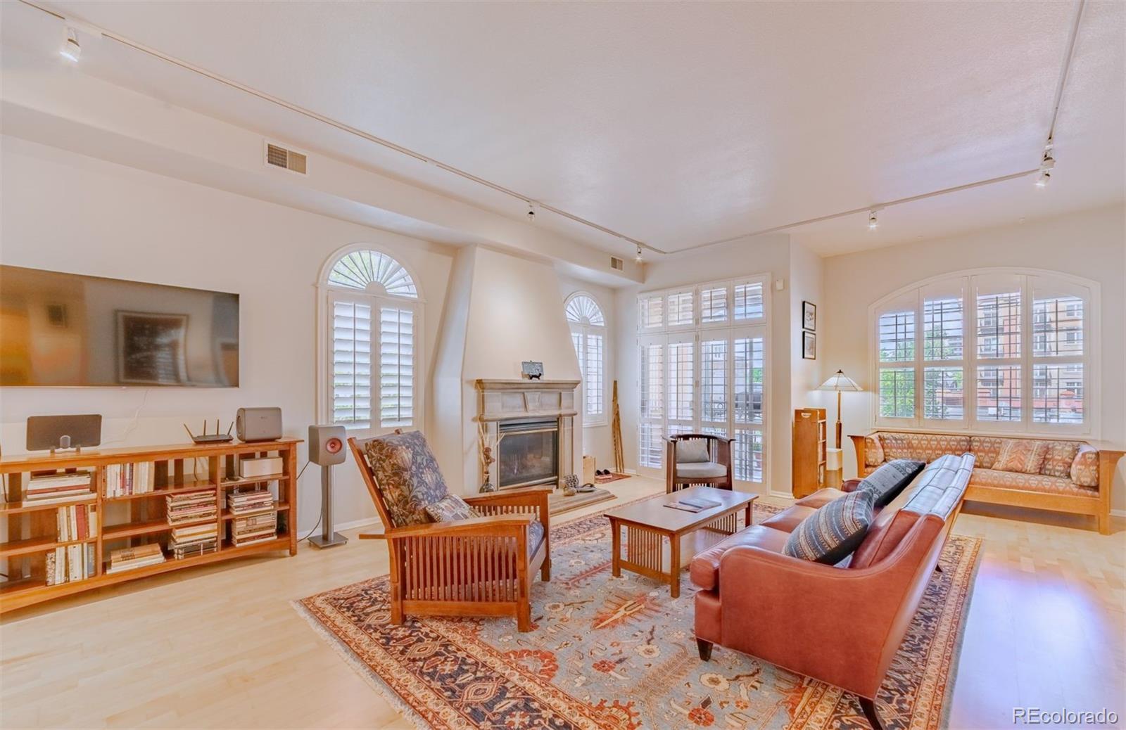 Photo of Listing #2335527