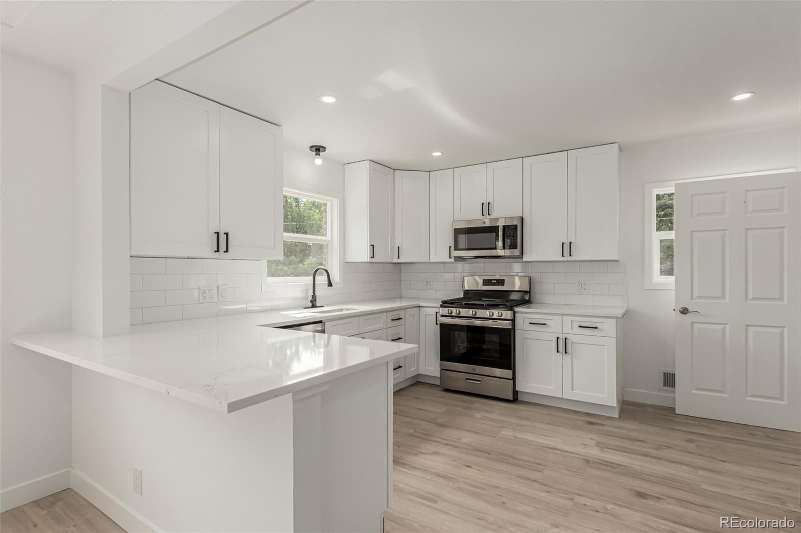 Photo of Listing #2366376