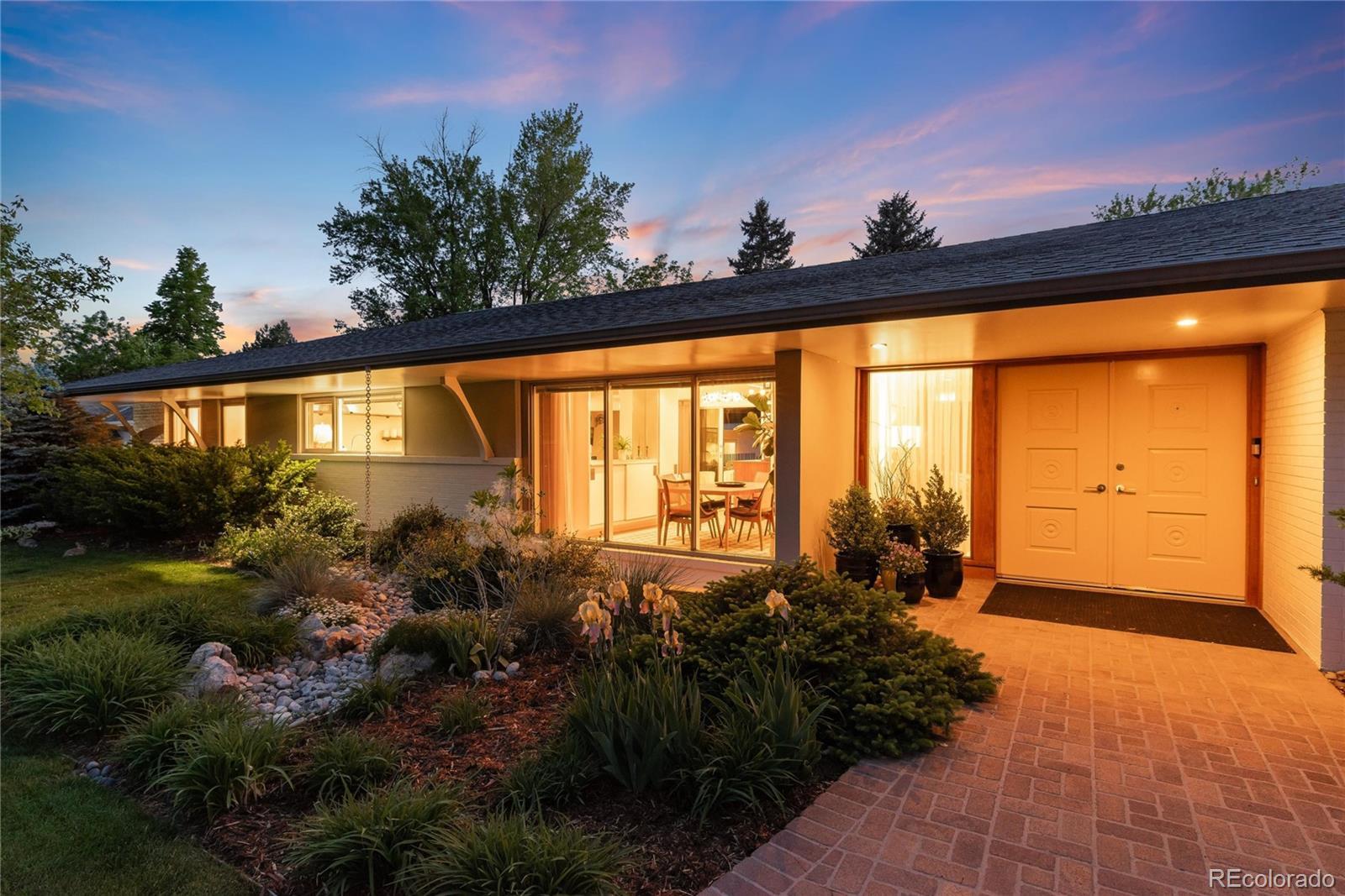 Photo of Listing #2405166