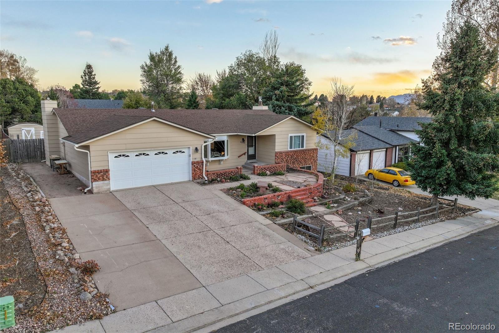 Photo of Listing #2407890