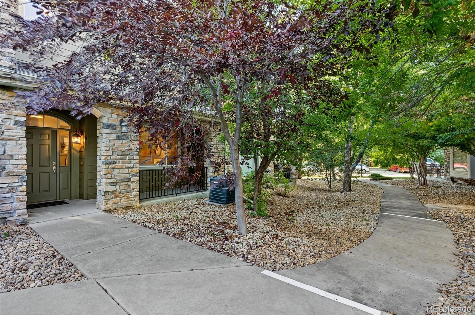 Photo of Listing #2474117