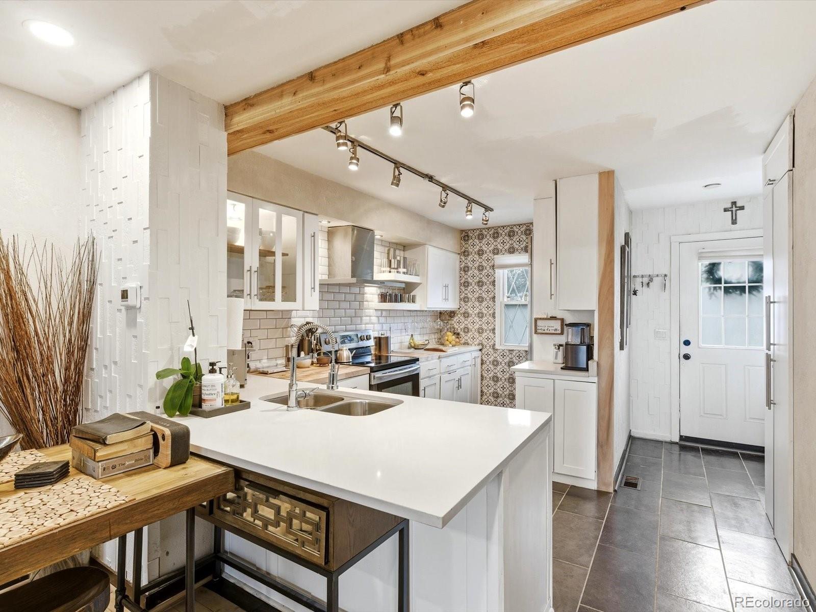 Photo of Listing #2489210