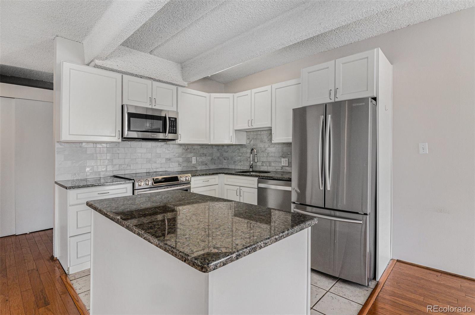 Photo of Listing #2526032