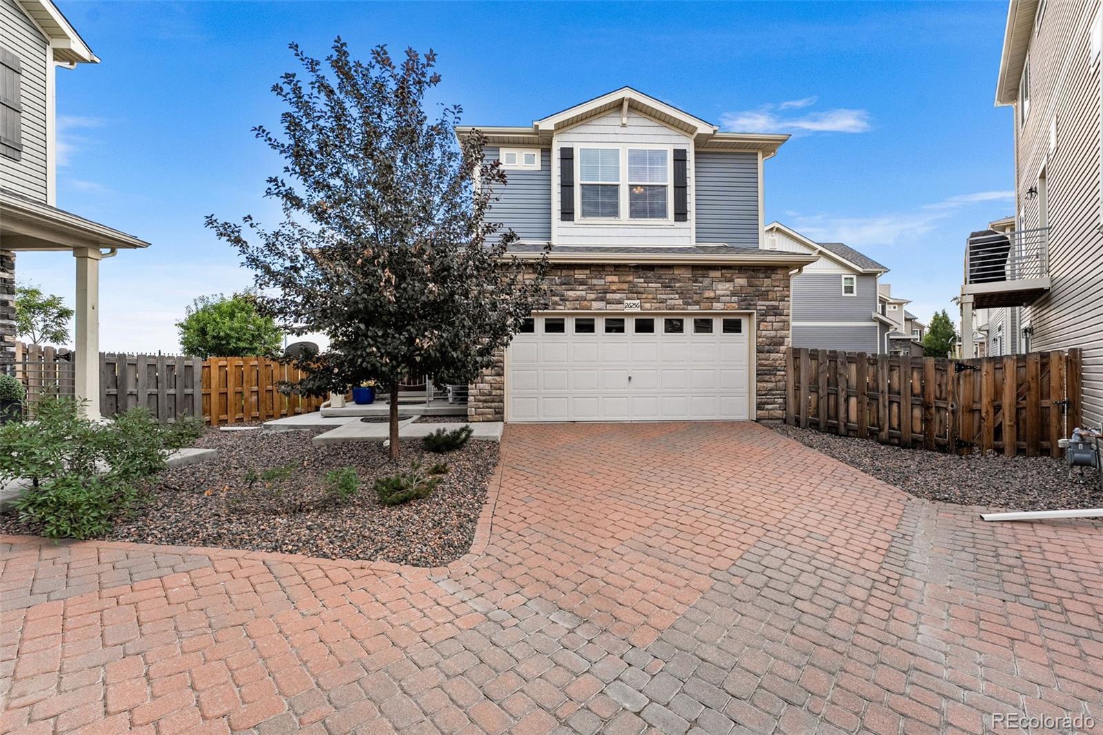 Photo of Listing #2528165