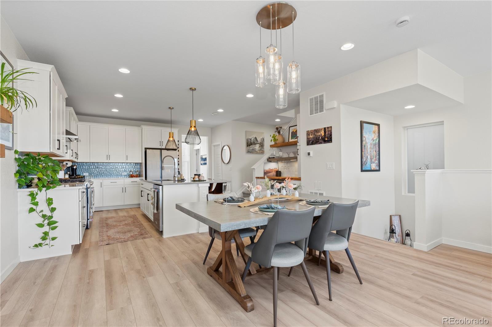 Photo of Listing #2528843