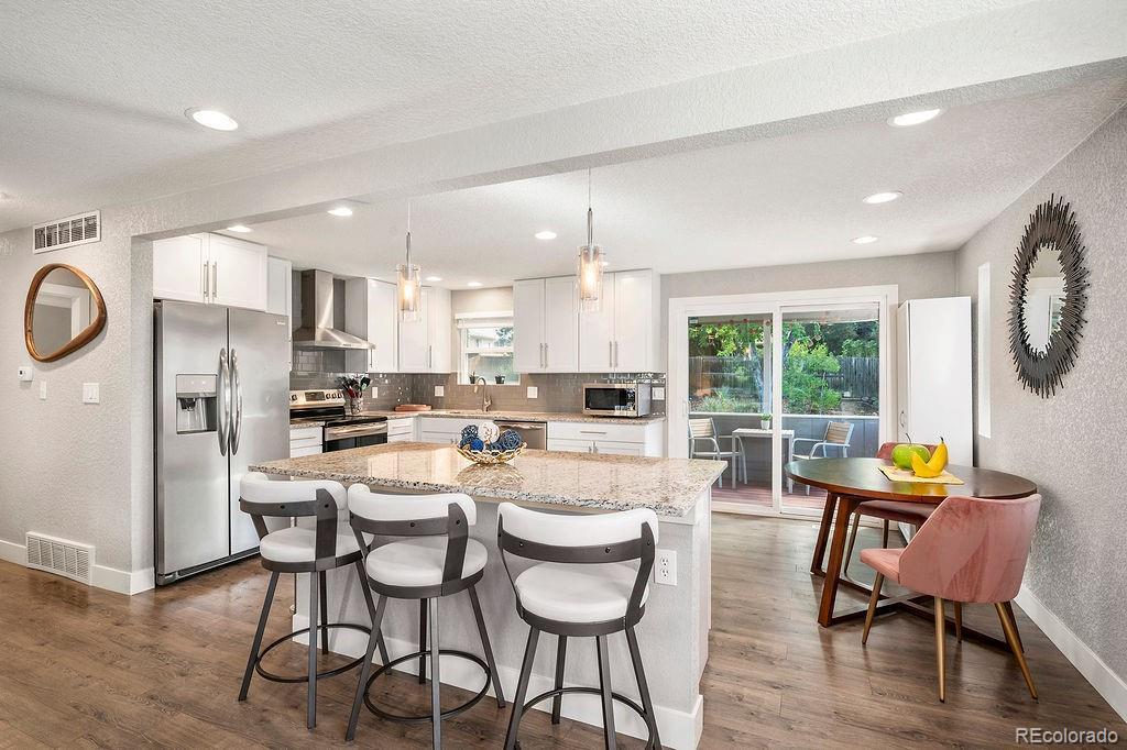 Photo of Listing #2536243