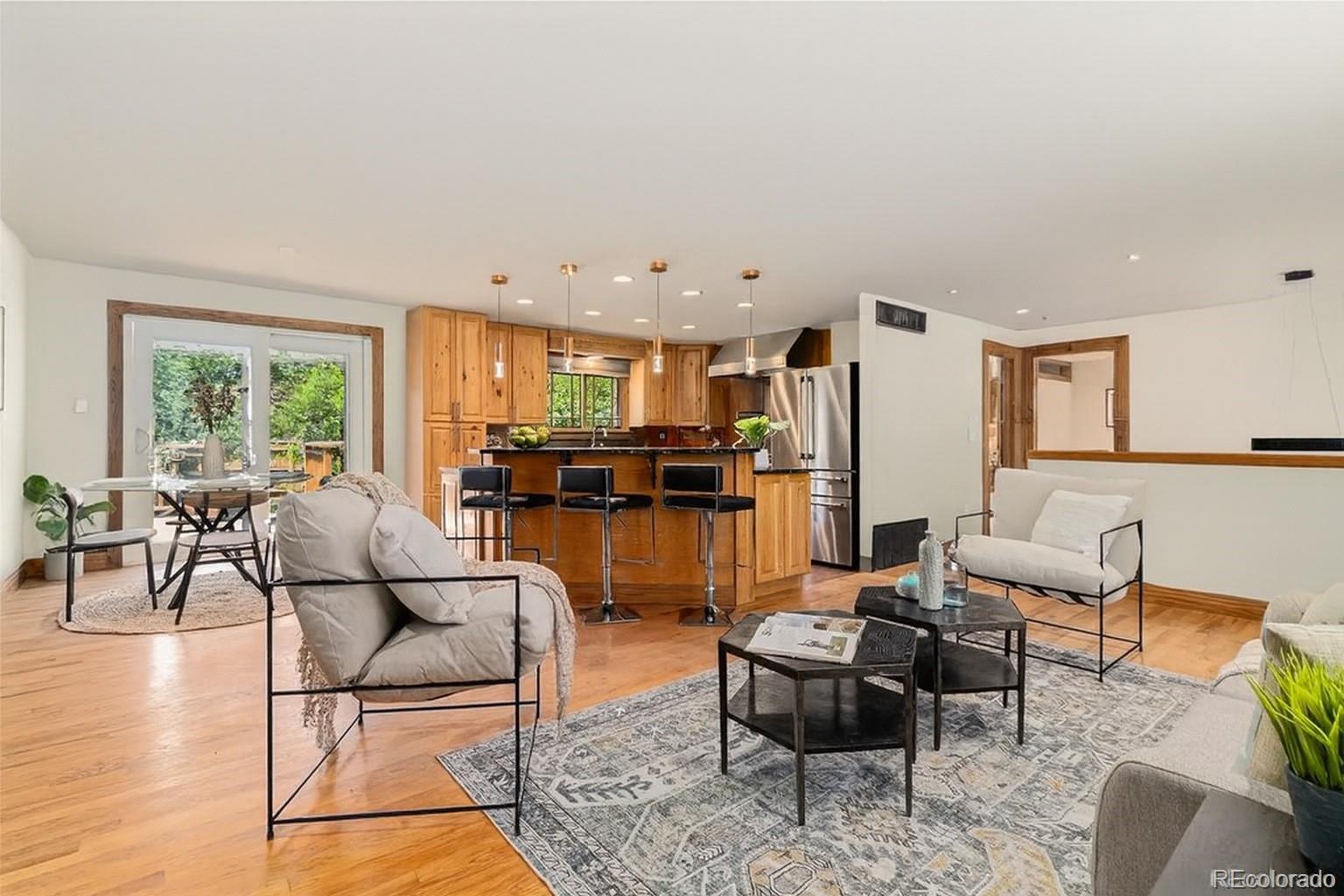 Photo of Listing #2546943