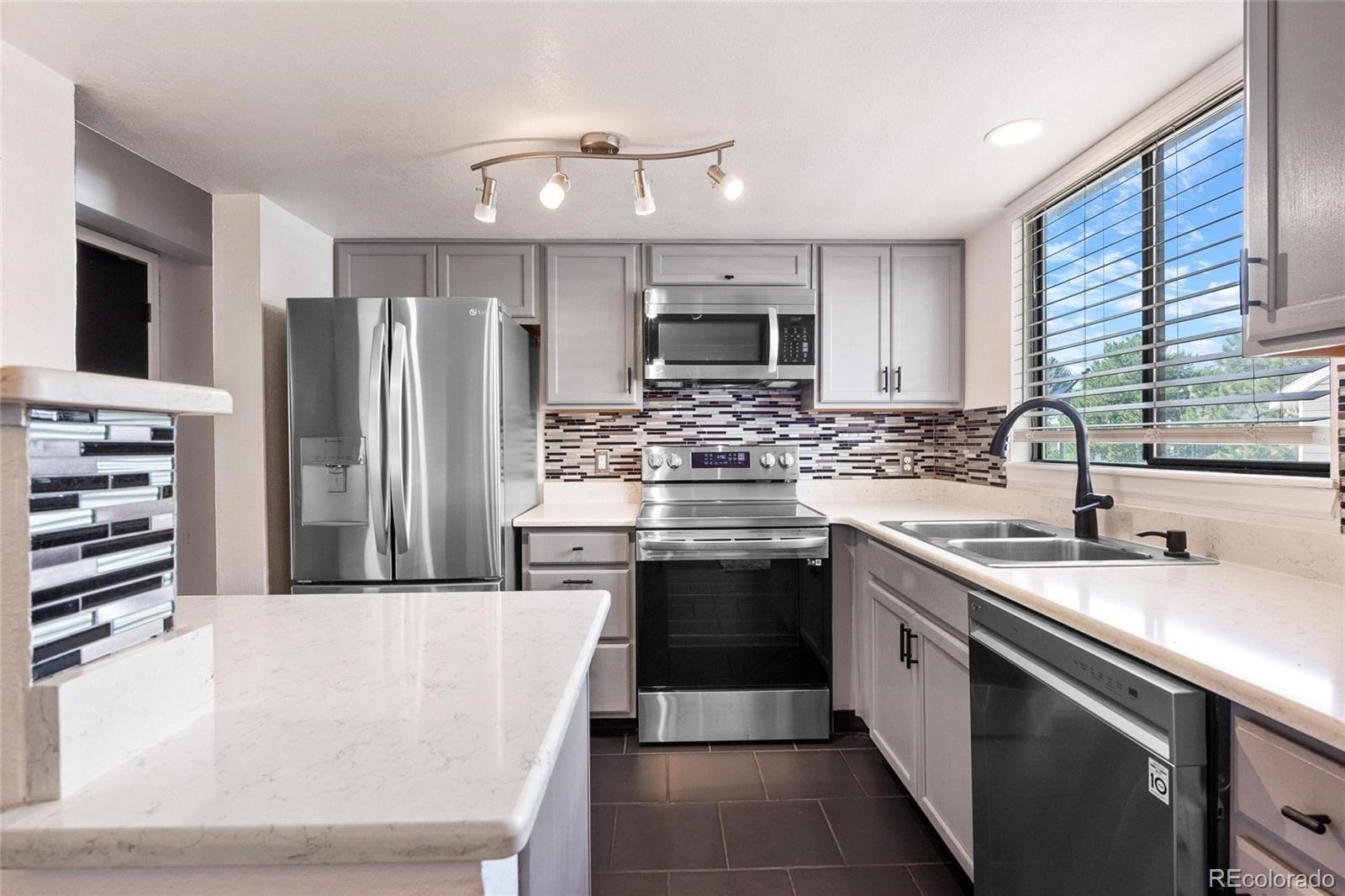 Photo of Listing #2569391