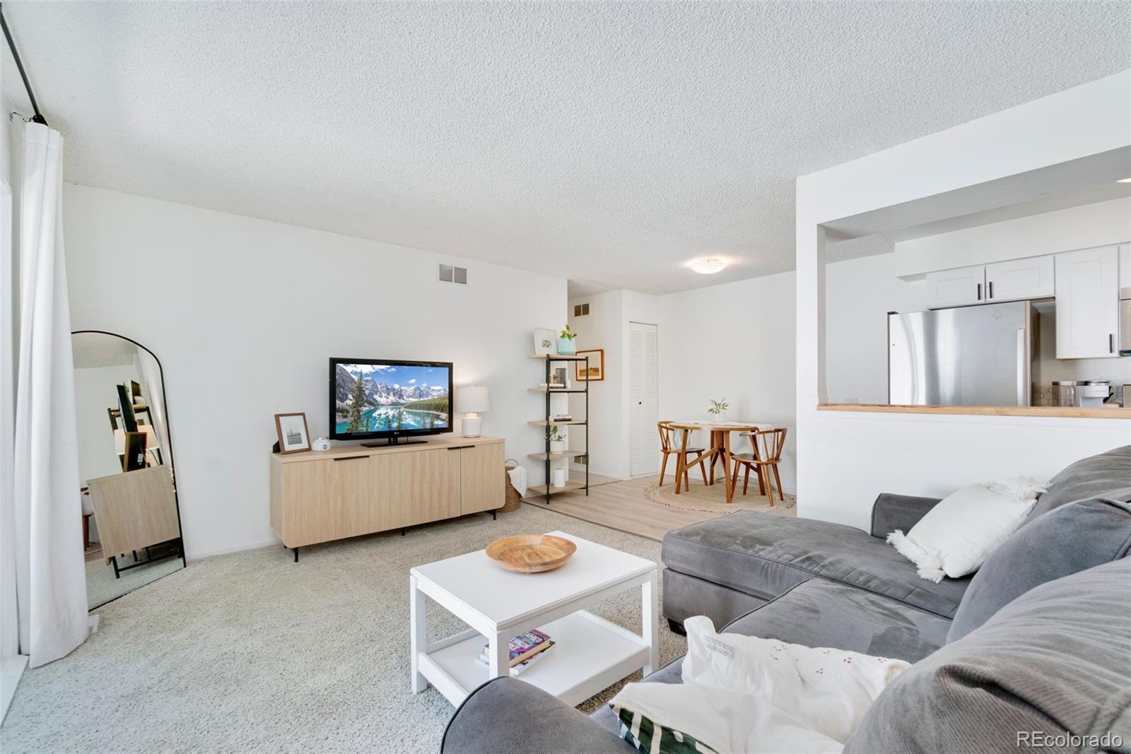 Photo of Listing #2570478