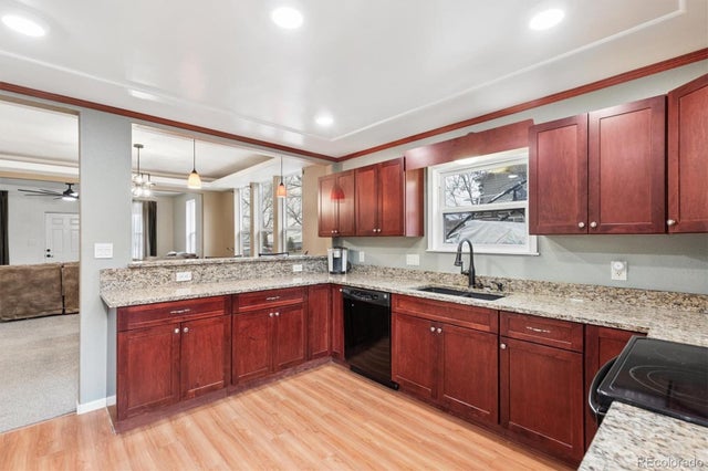 14050 W 8th Avenue, Golden