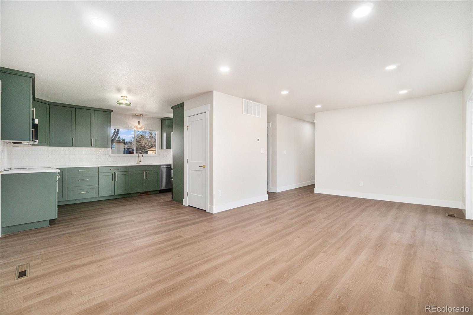 Photo of Listing #2578489