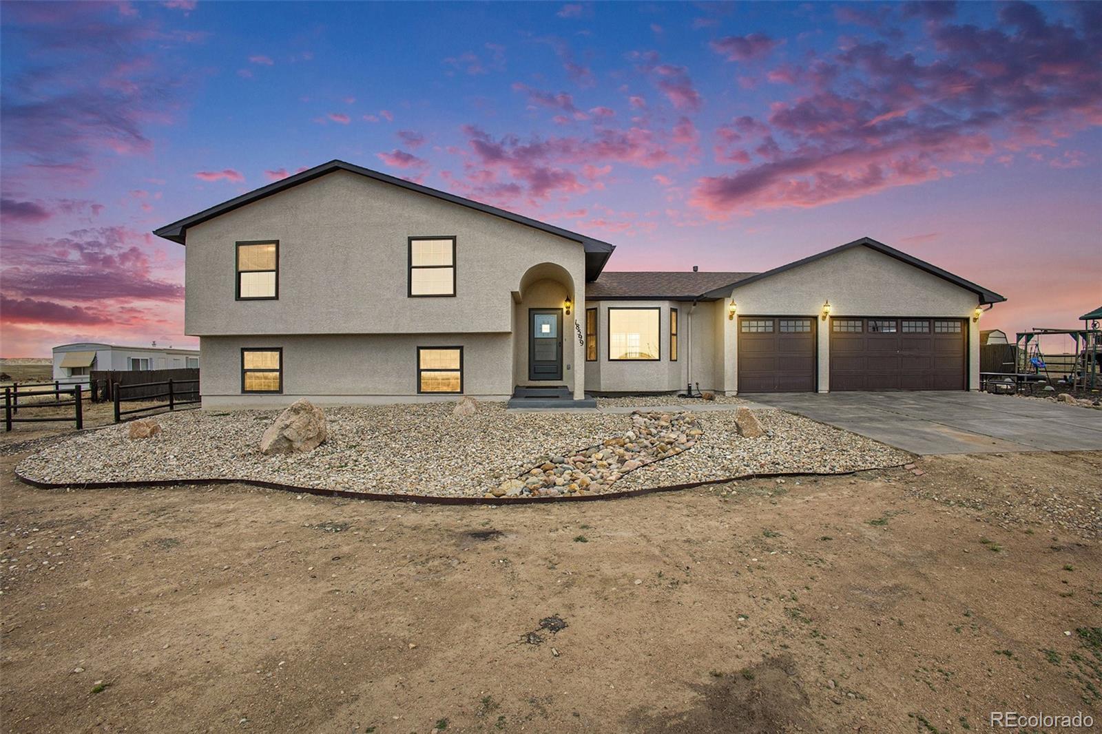 Photo of Listing #2582400
