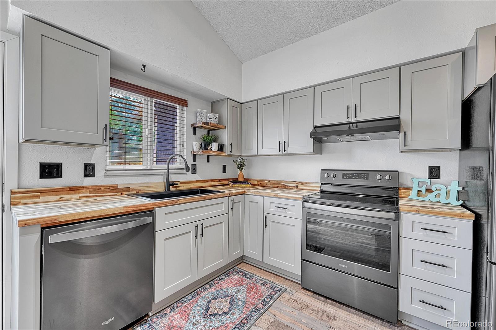 Photo of Listing #2588748