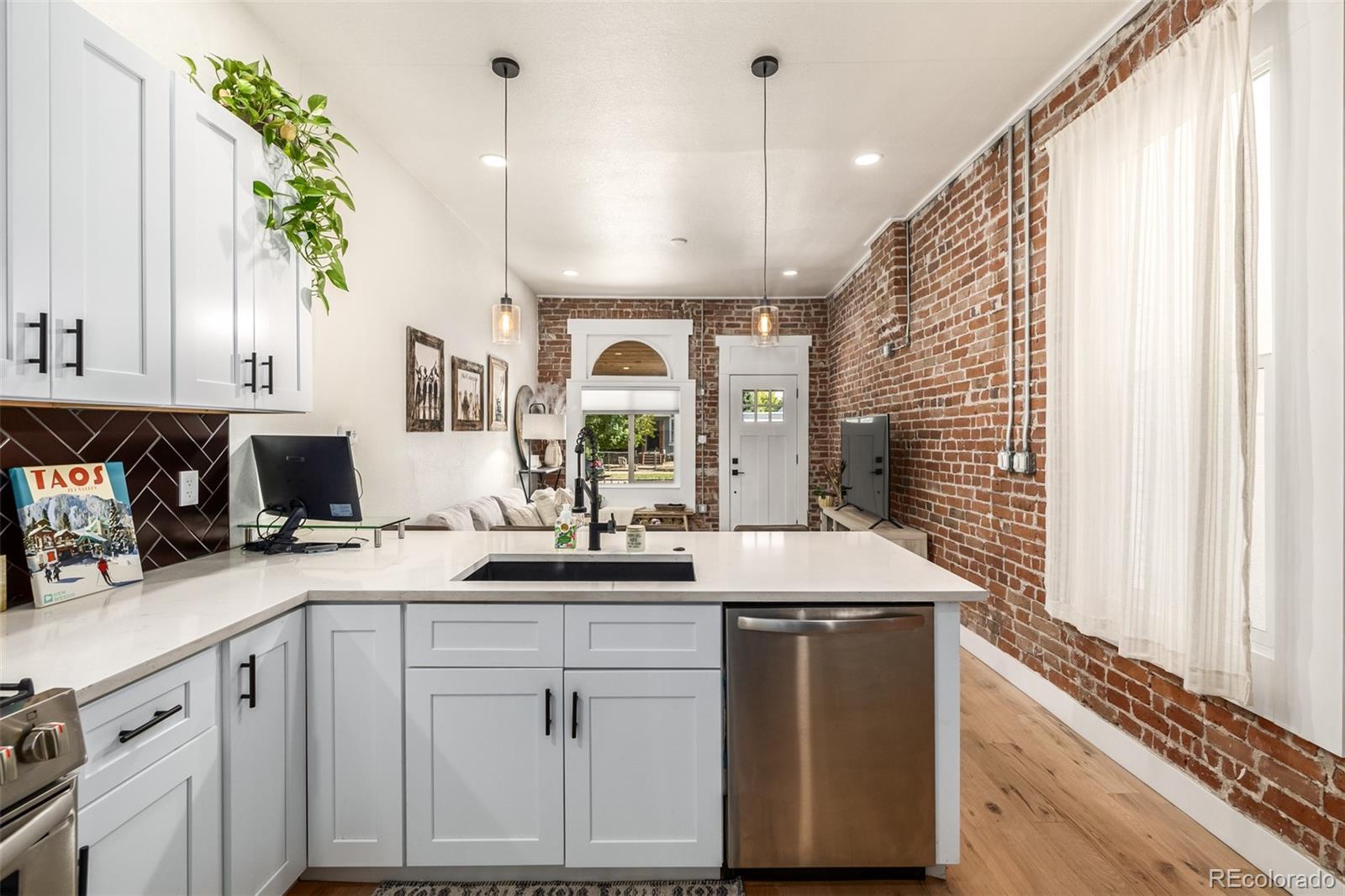 Photo of Listing #2609203