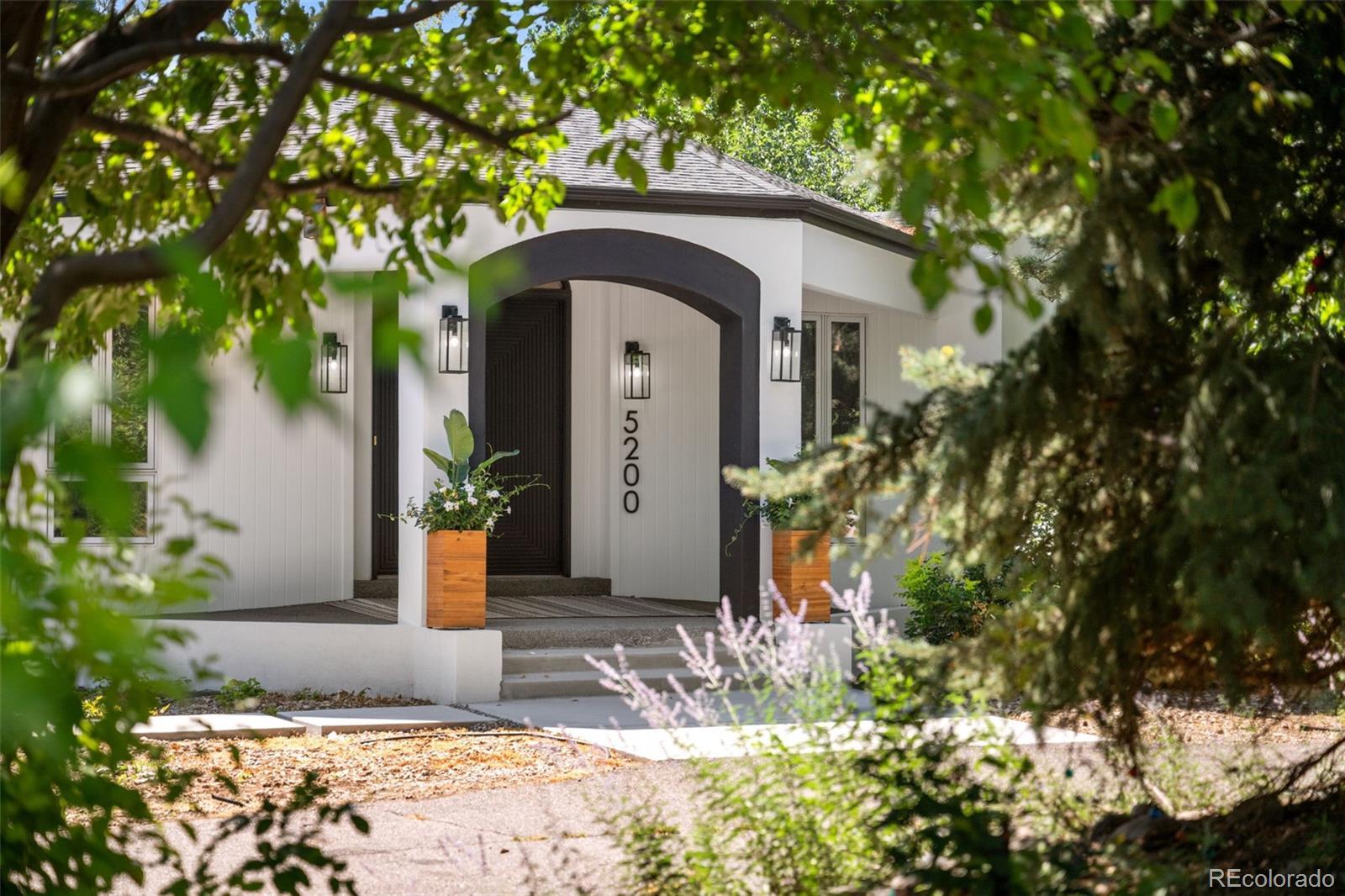 Photo of Listing #2693099