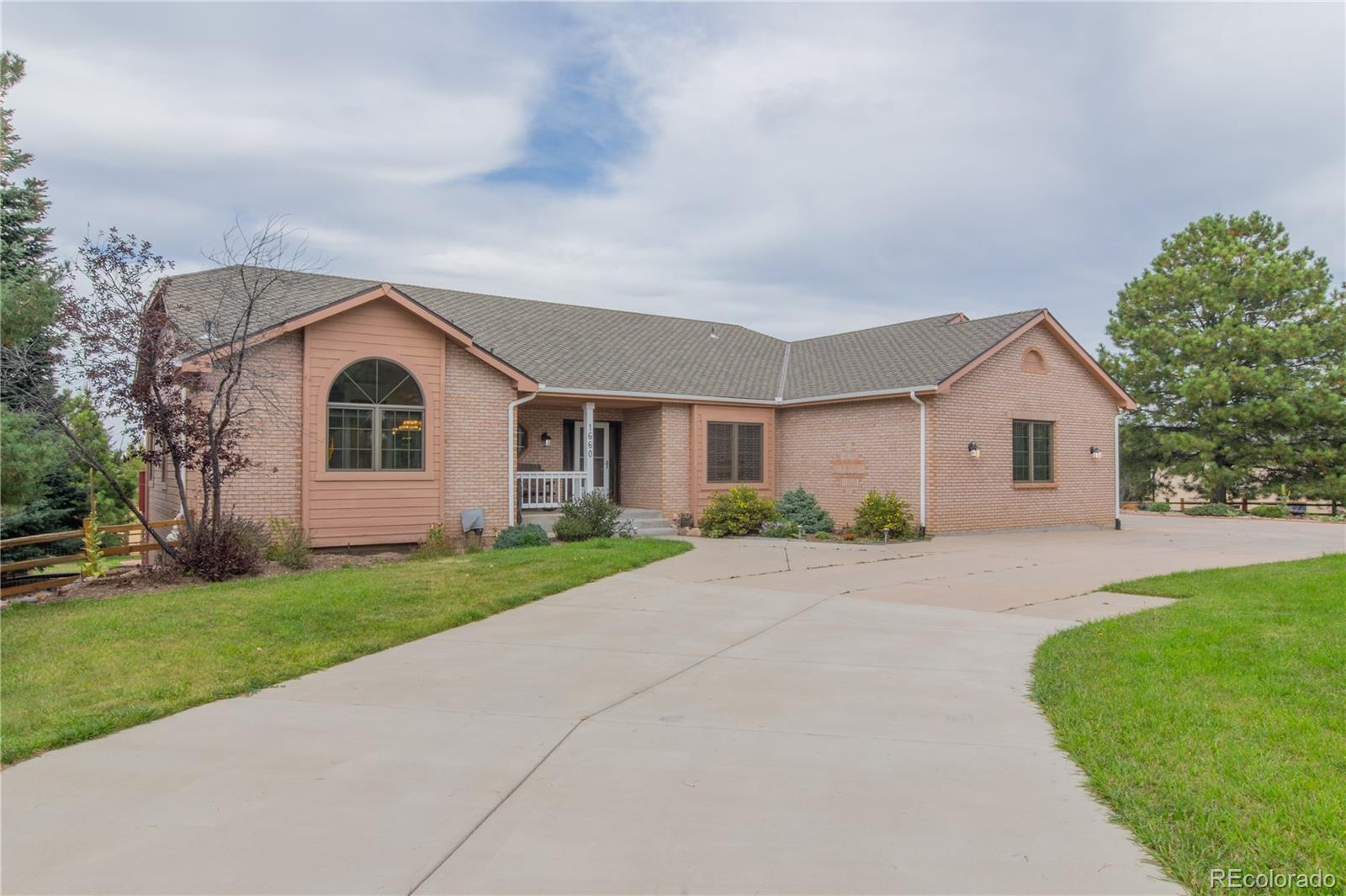 Photo of Listing #3031668