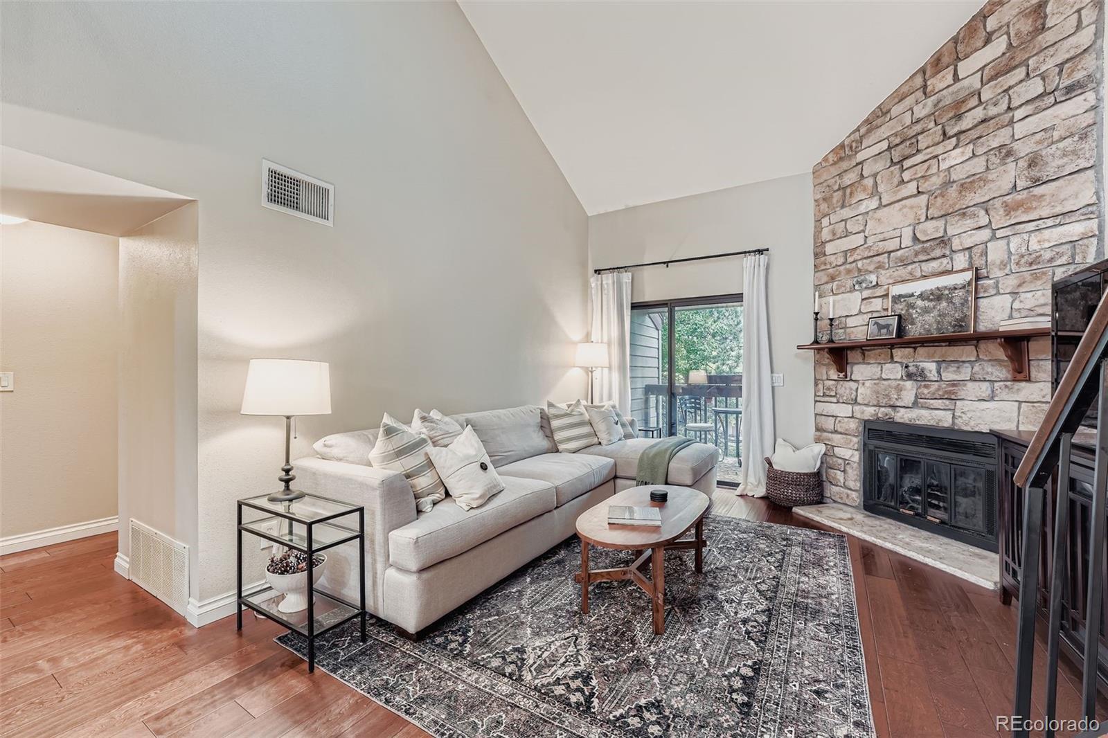 Photo of Listing #3032004