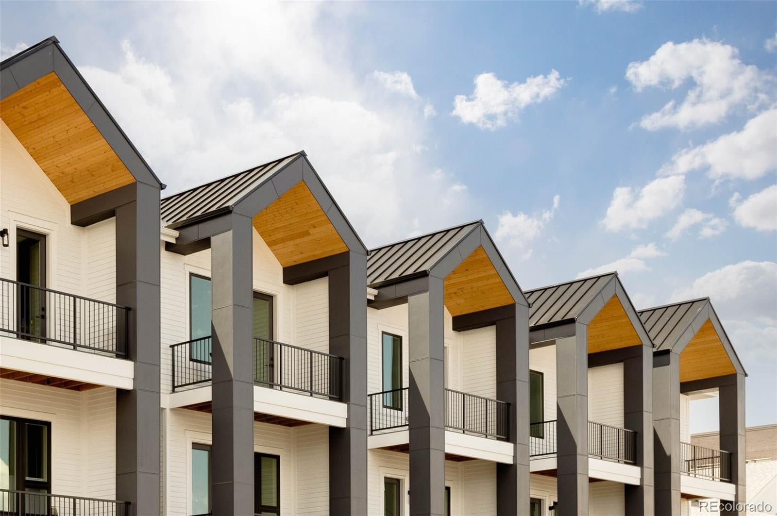 Photo of Listing #3038226