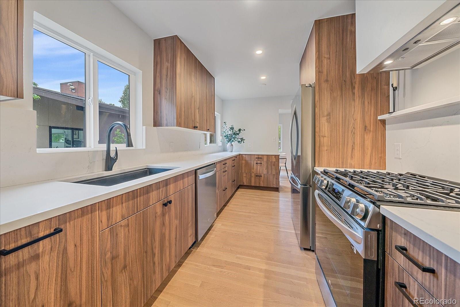 Photo of Listing #3166890