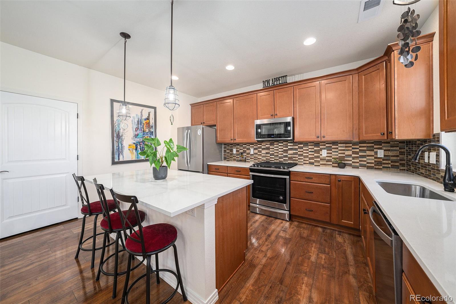 Photo of Listing #3197537