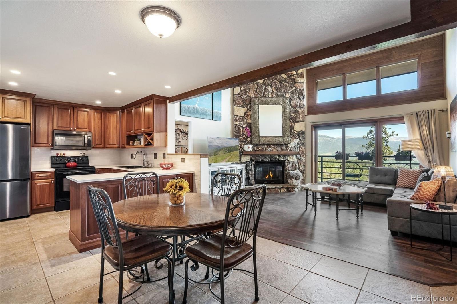 Photo of Listing #3233838